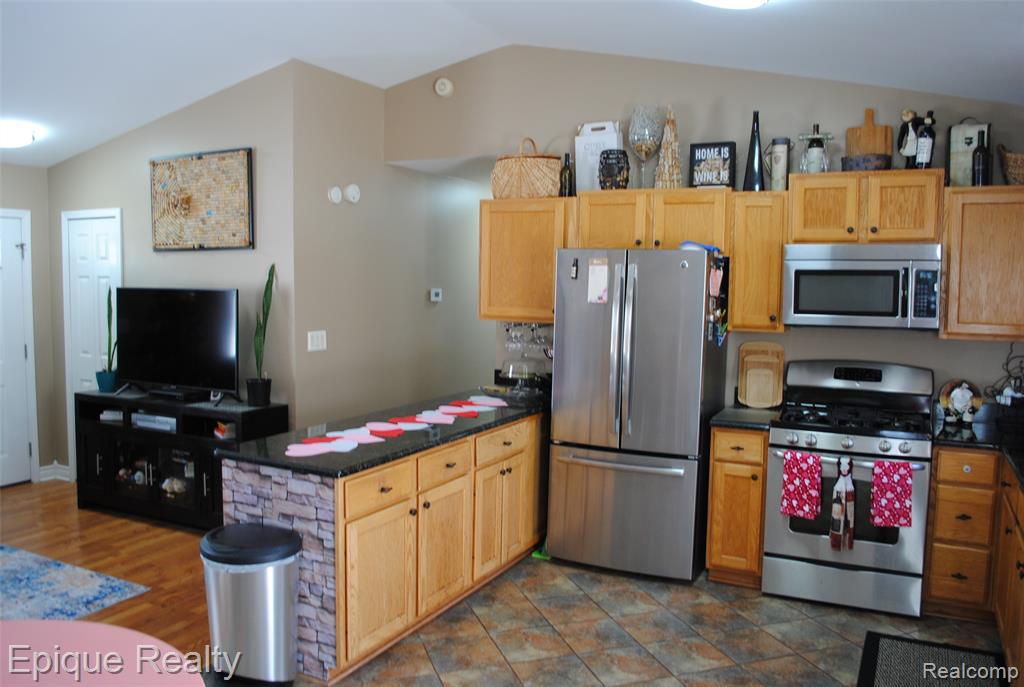 750 Applegate Drive
