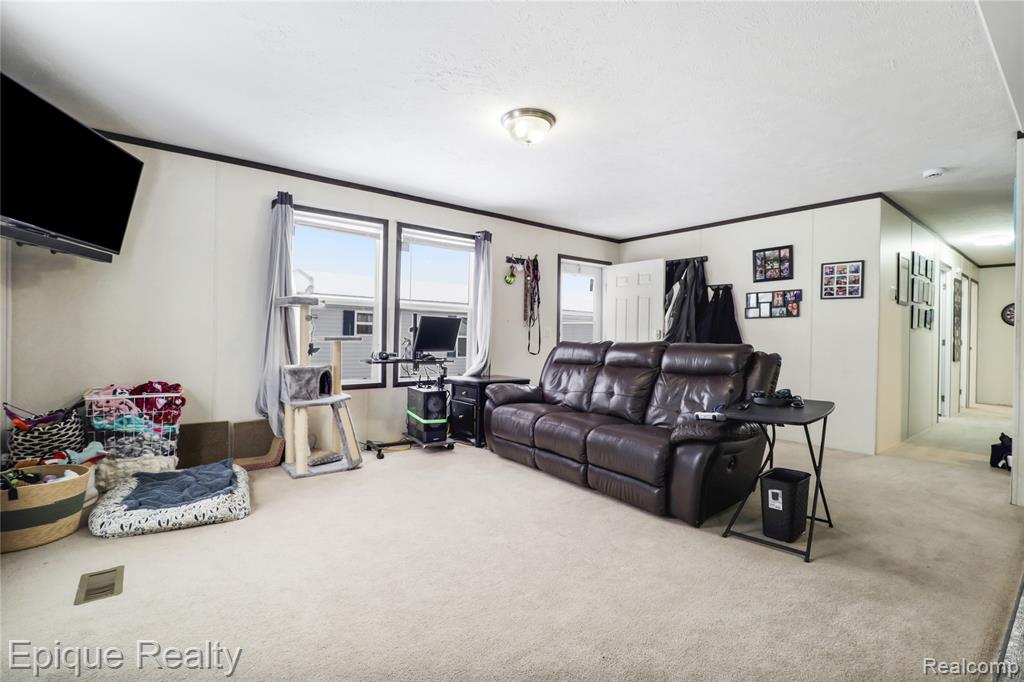 2068 Cedar Circle