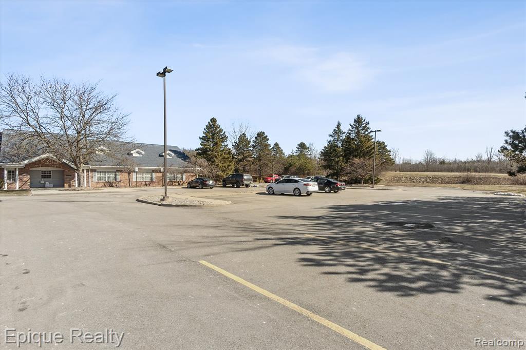 1425 S Graham Road