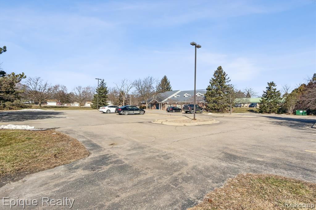 1425 S Graham Road