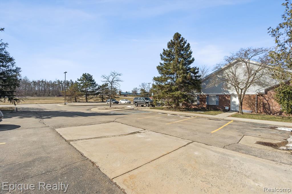 1425 S Graham Road