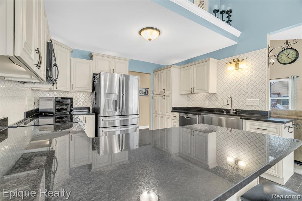 8459 Cranbrook Drive