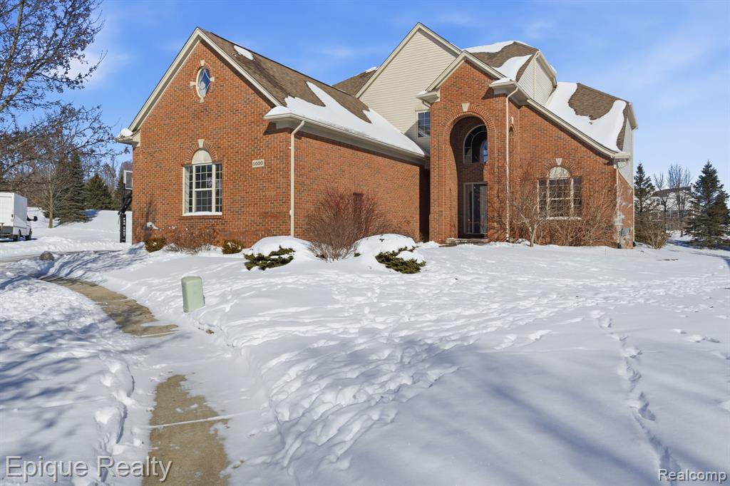 1030 Woodside Court