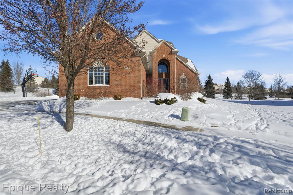 1030 Woodside Court