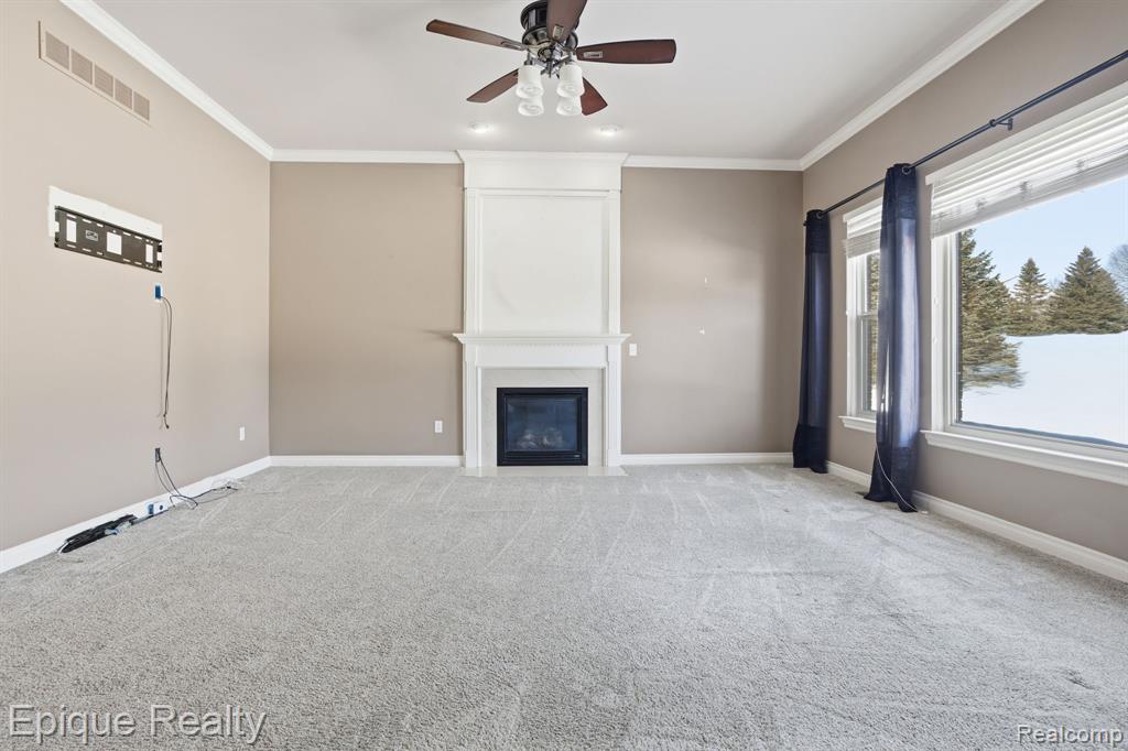 1030 Woodside Court