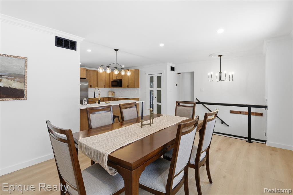 4563 Clifford Road