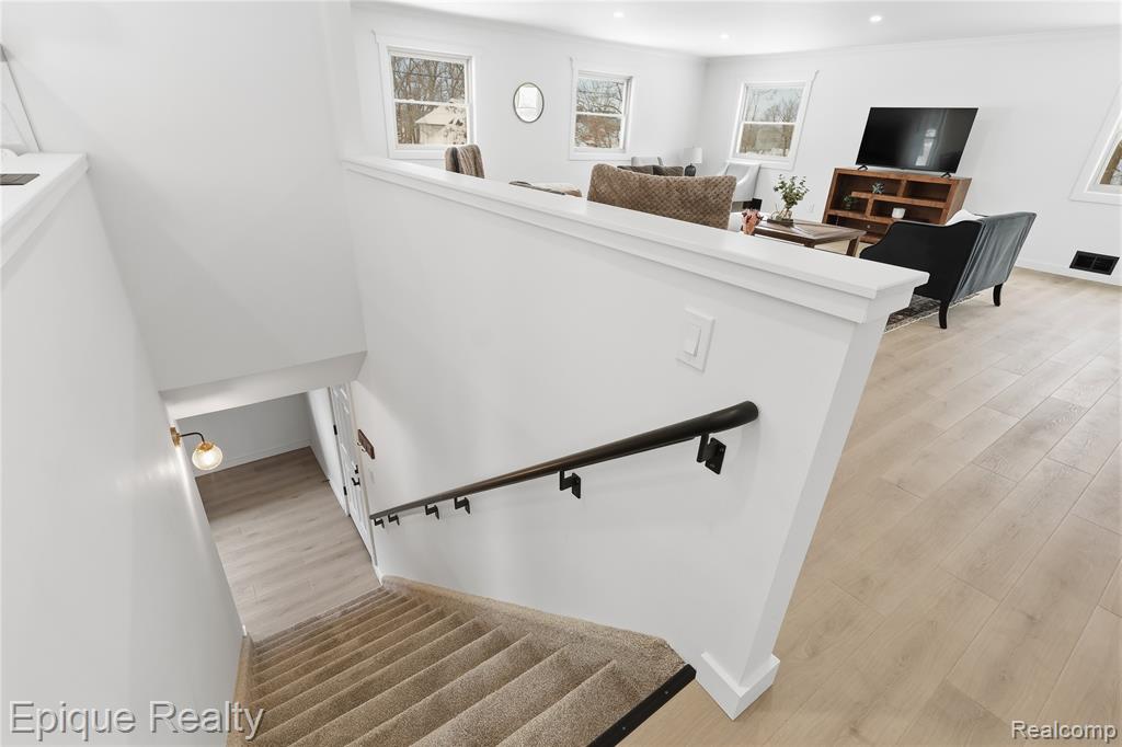 4563 Clifford Road