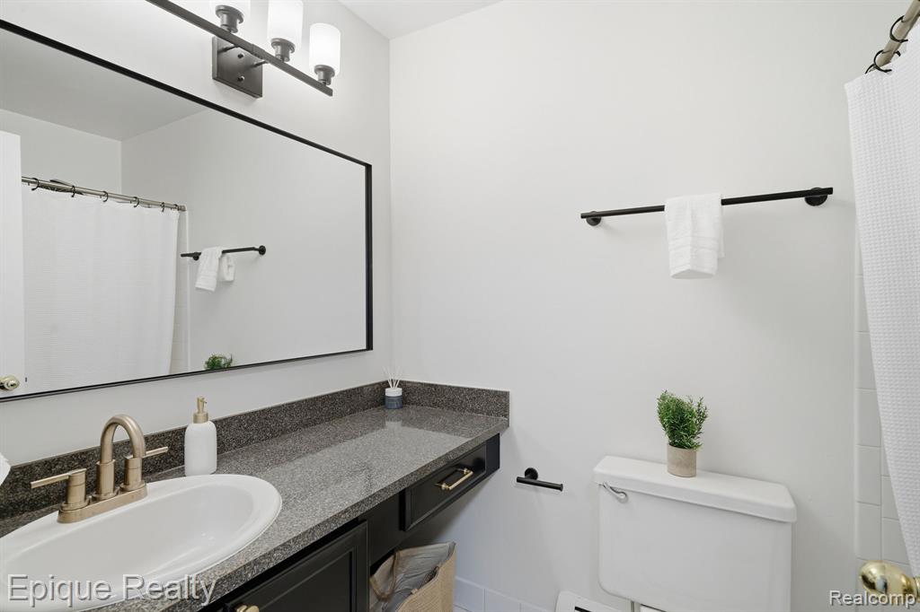 2400 Parmenter Boulevard # 202