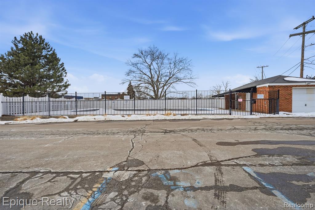 2400 Parmenter Boulevard # 202