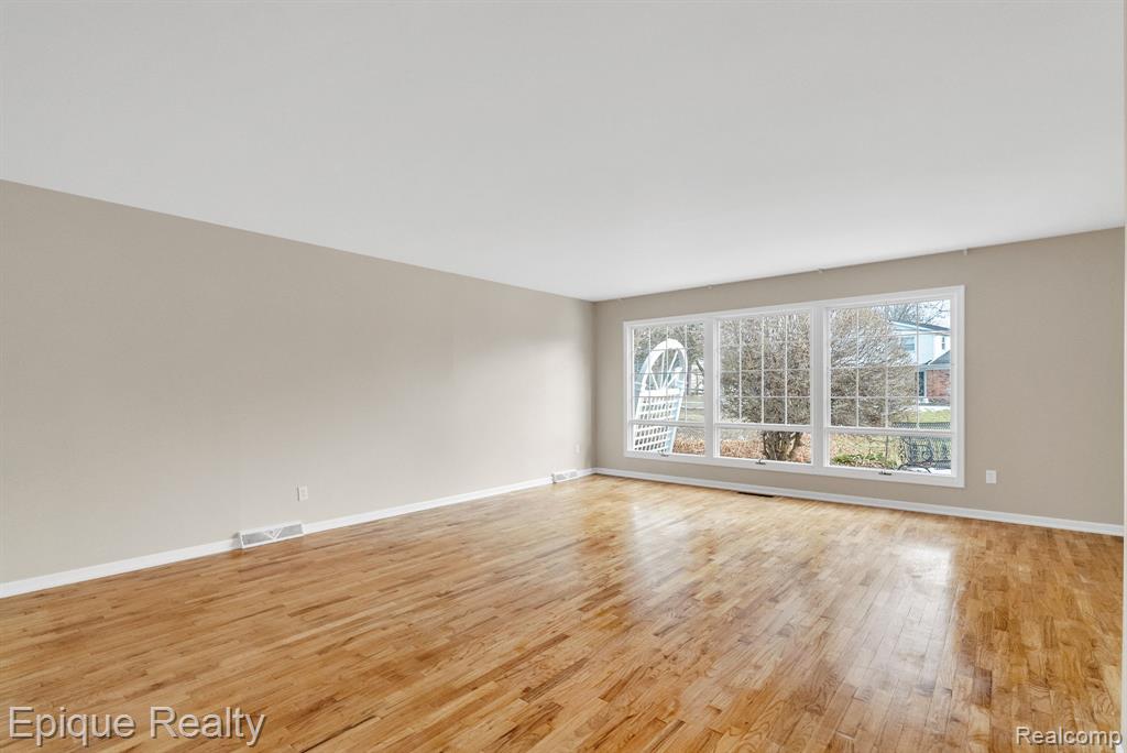 11325 Woodbridge Drive