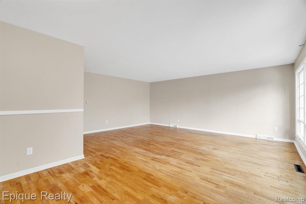 11325 Woodbridge Drive