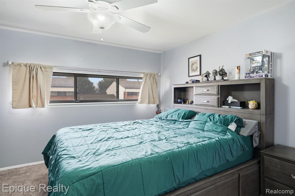 2052 Roman Court
