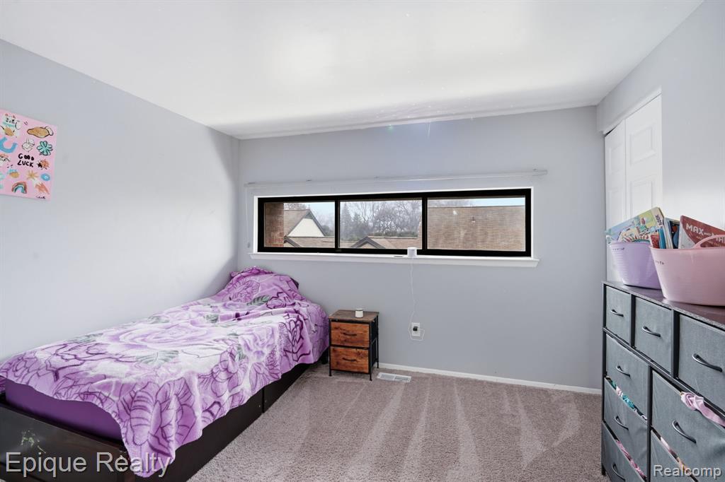 2052 Roman Court
