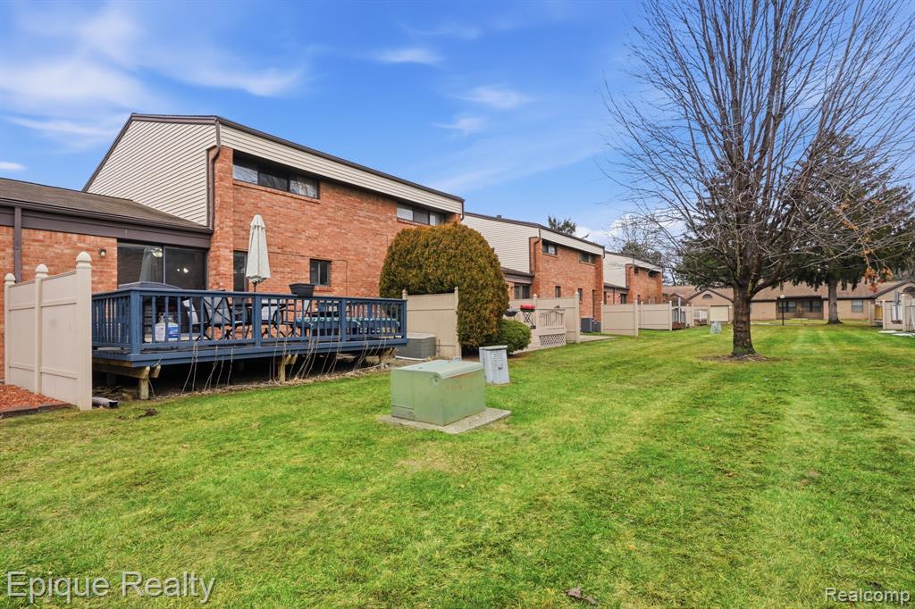 2052 Roman Court