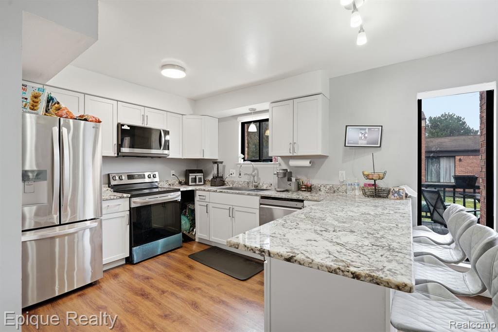 2052 Roman Court
