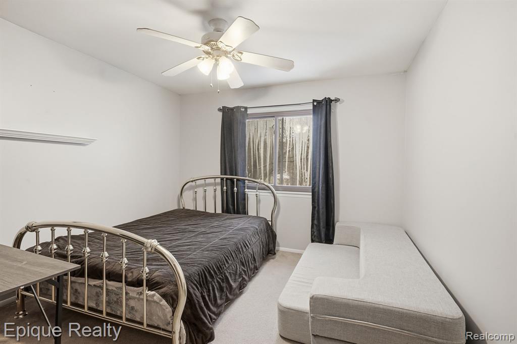 521 Carberry Hill