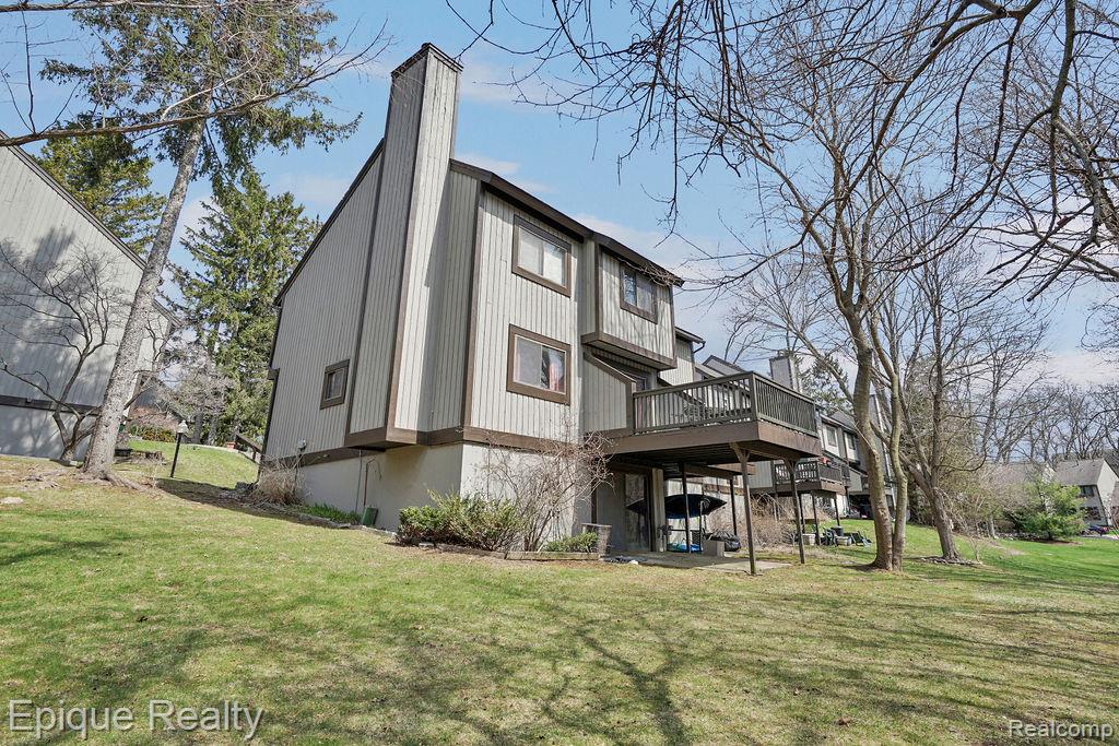 521 Carberry Hill