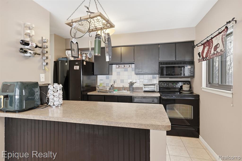 521 Carberry Hill