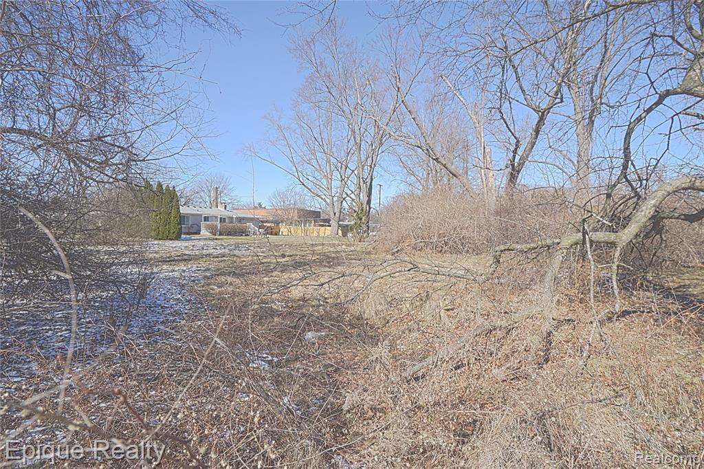 211 W Warner Avenue