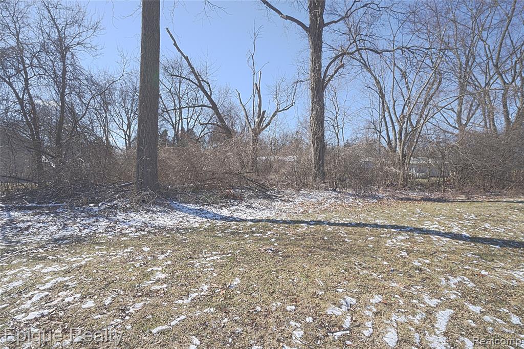 211 W Warner Avenue