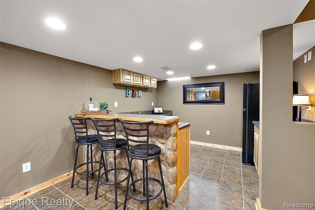 270 Derby Lane