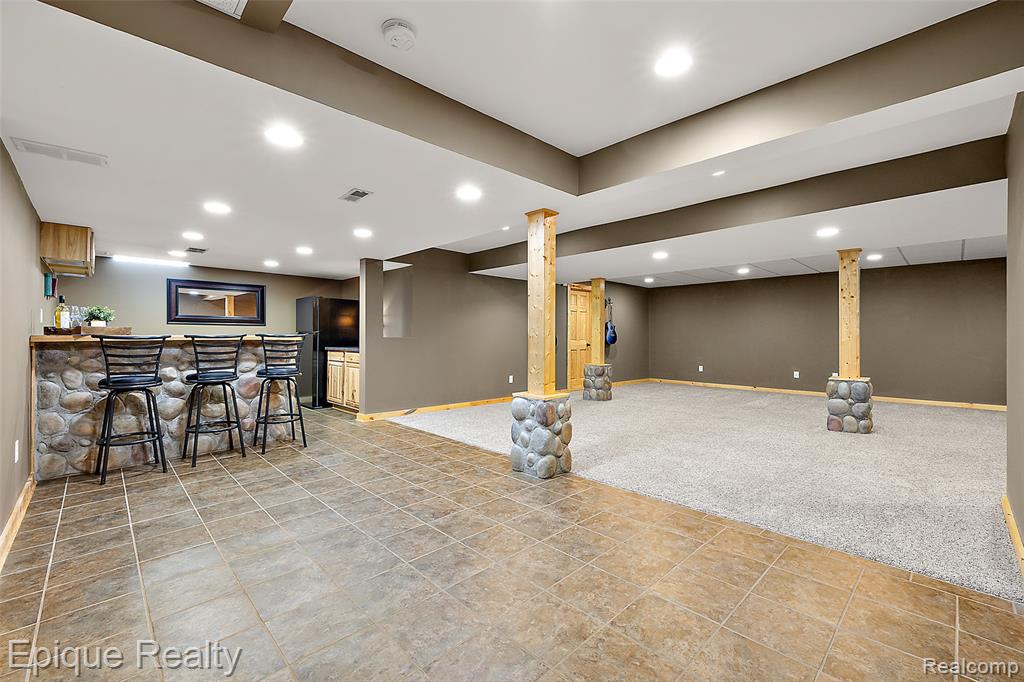 270 Derby Lane