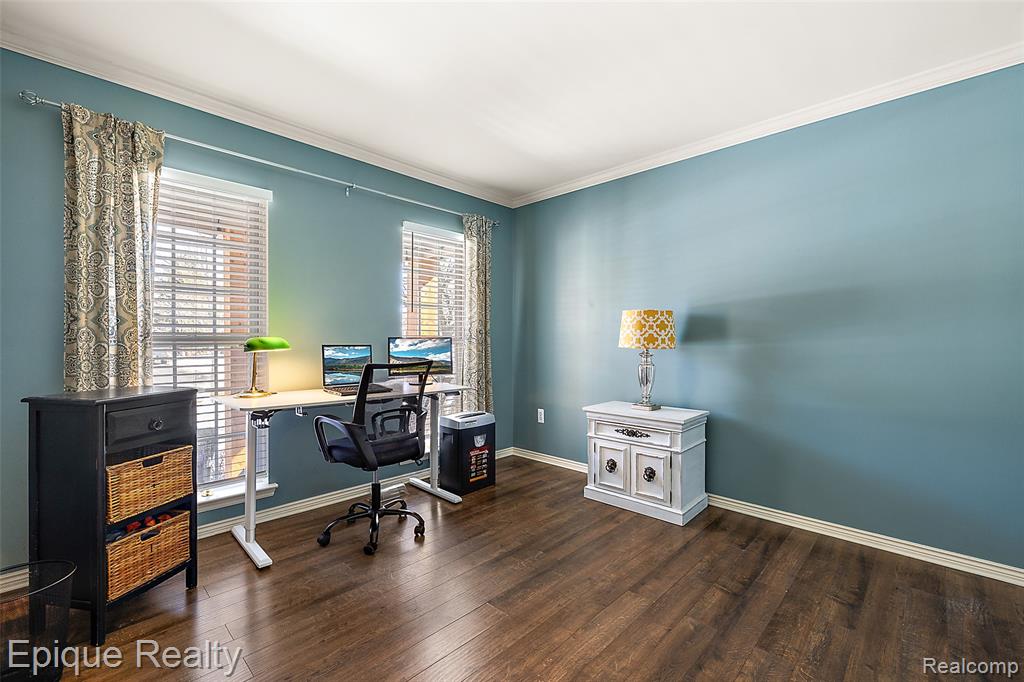 270 Derby Lane
