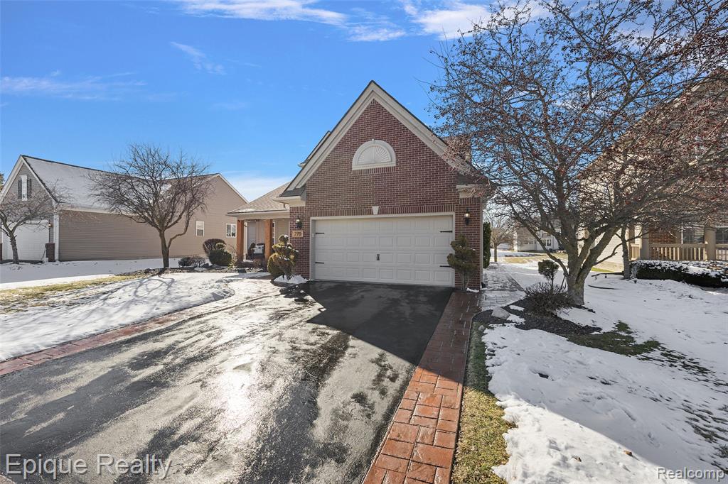 270 Derby Lane
