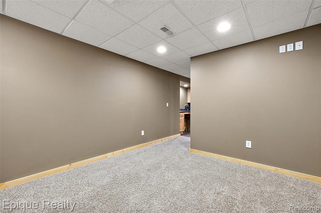 270 Derby Lane