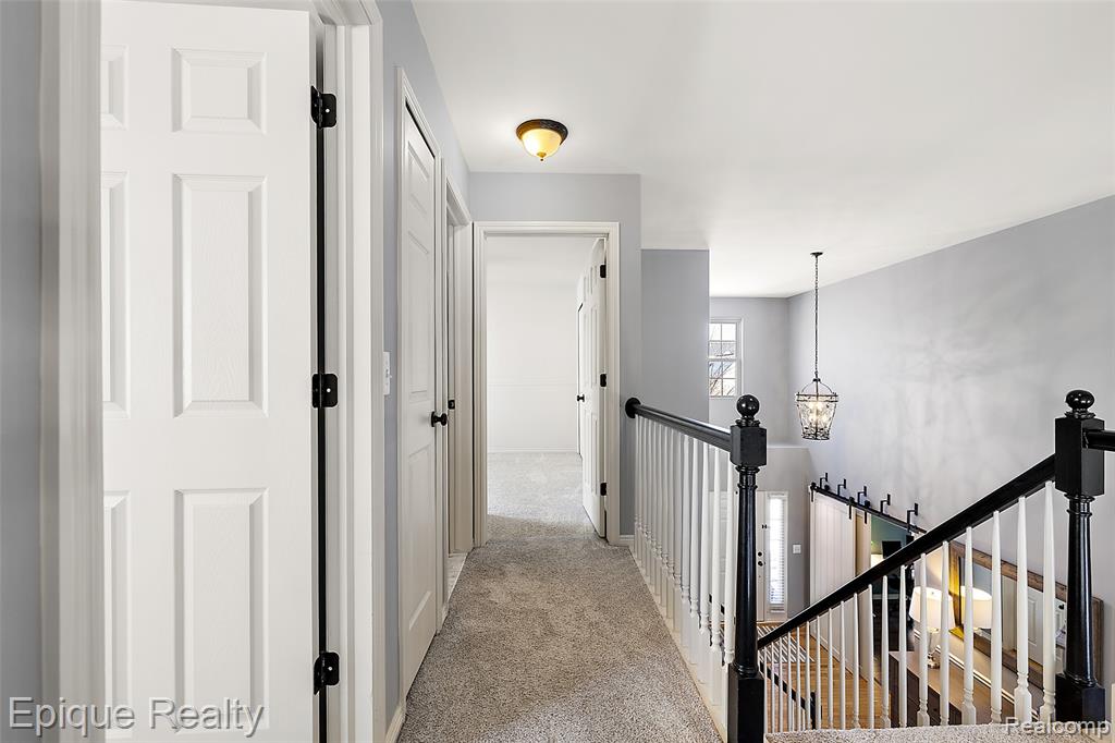 270 Derby Lane