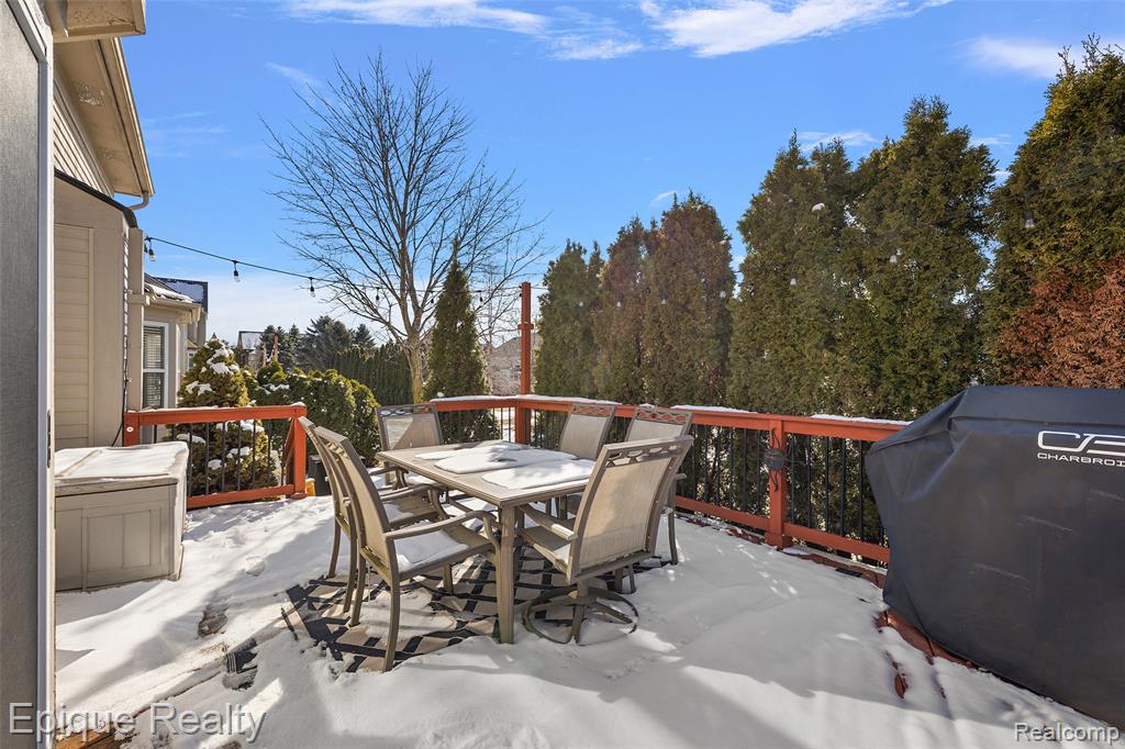 270 Derby Lane