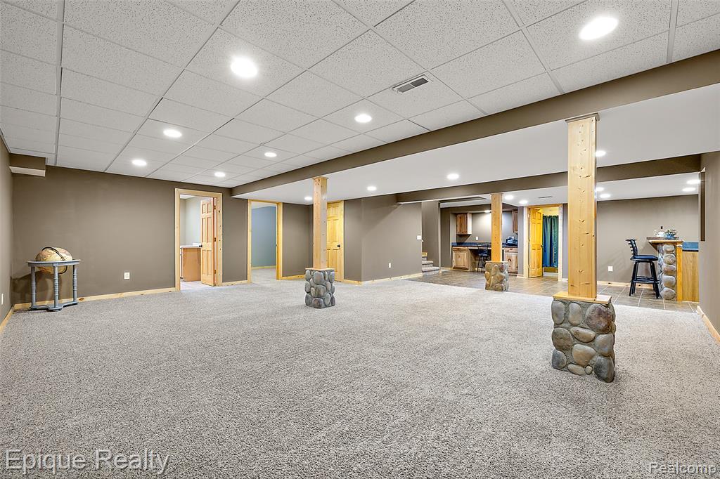 270 Derby Lane