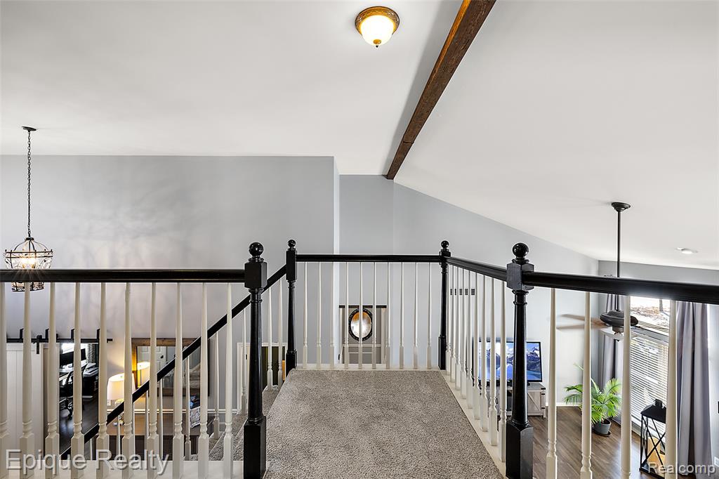 270 Derby Lane