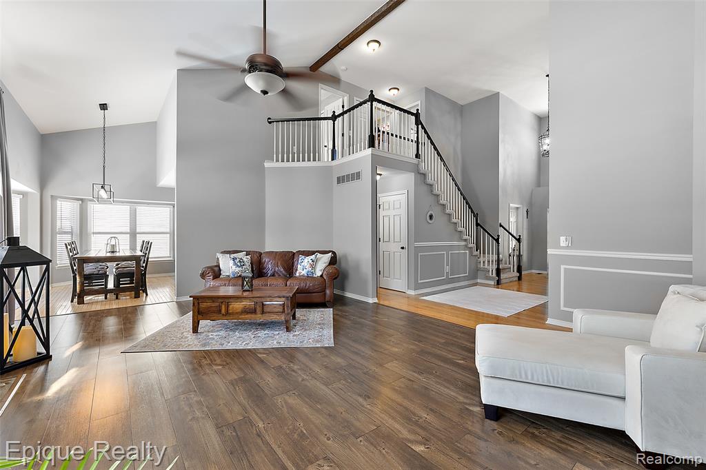 270 Derby Lane