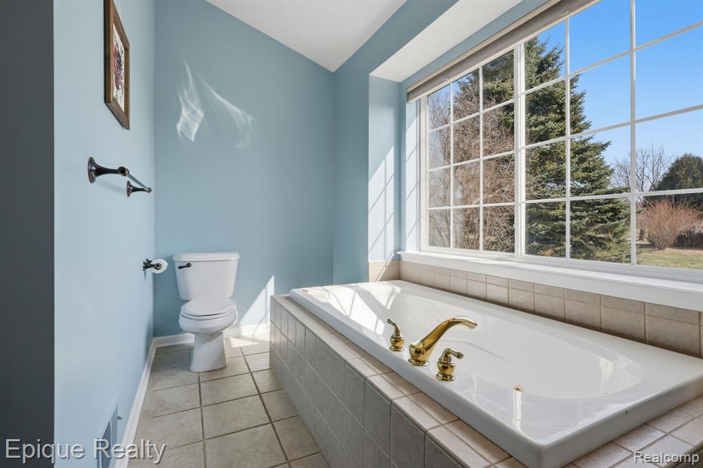 2234 Ridgewood Drive