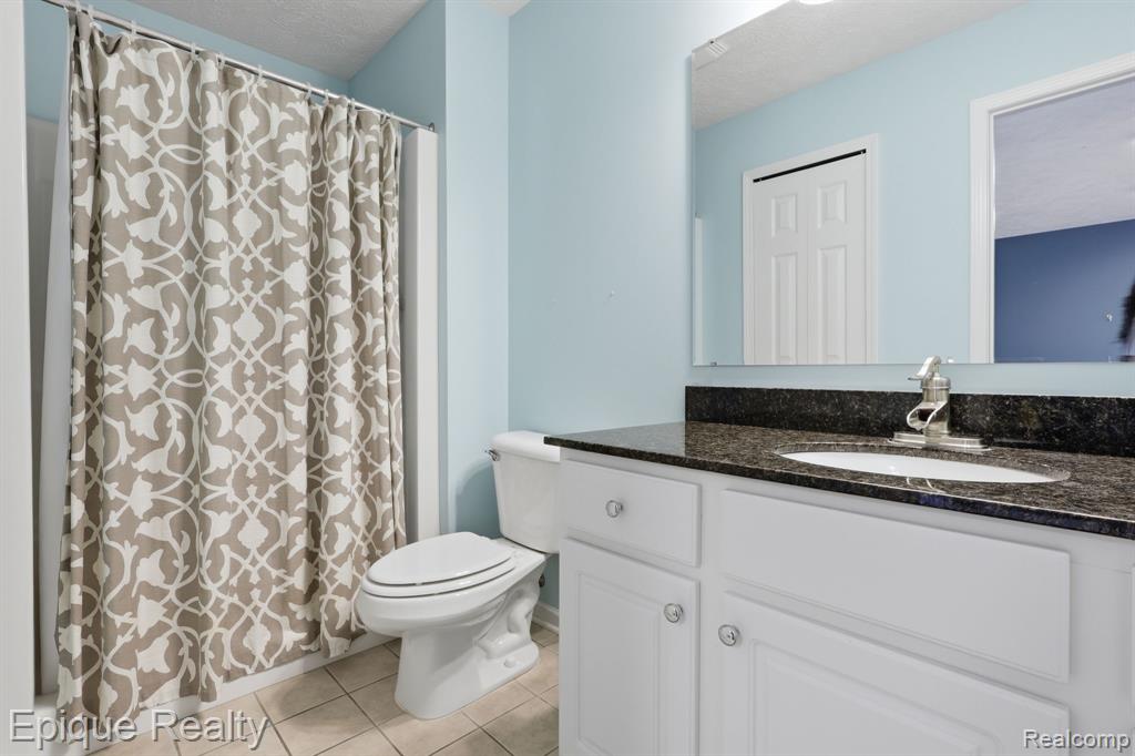 2234 Ridgewood Drive