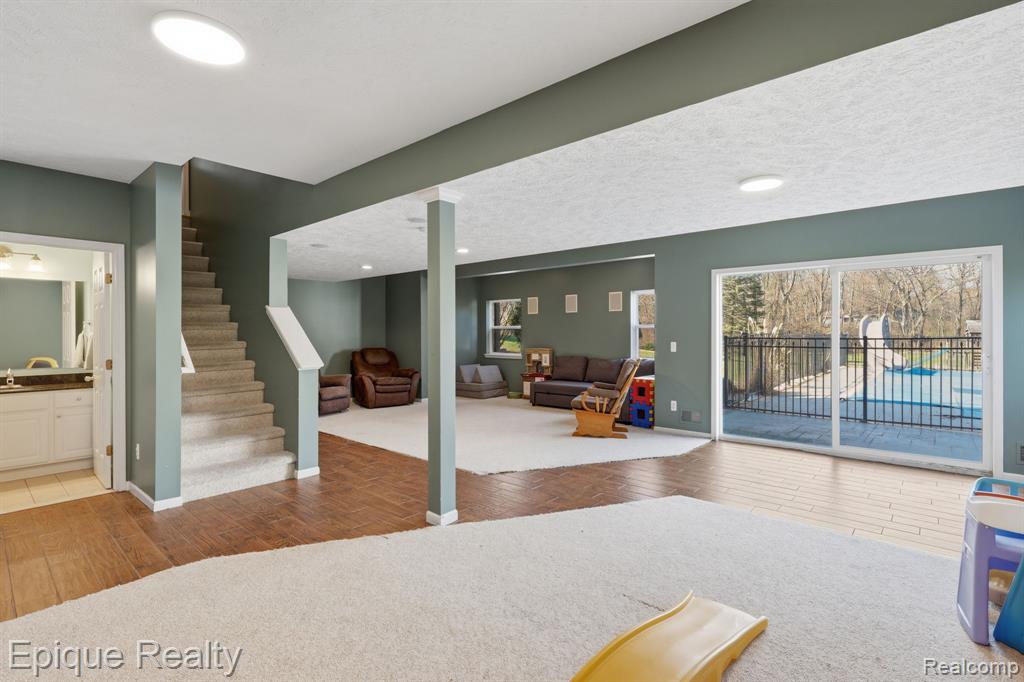 2234 Ridgewood Drive