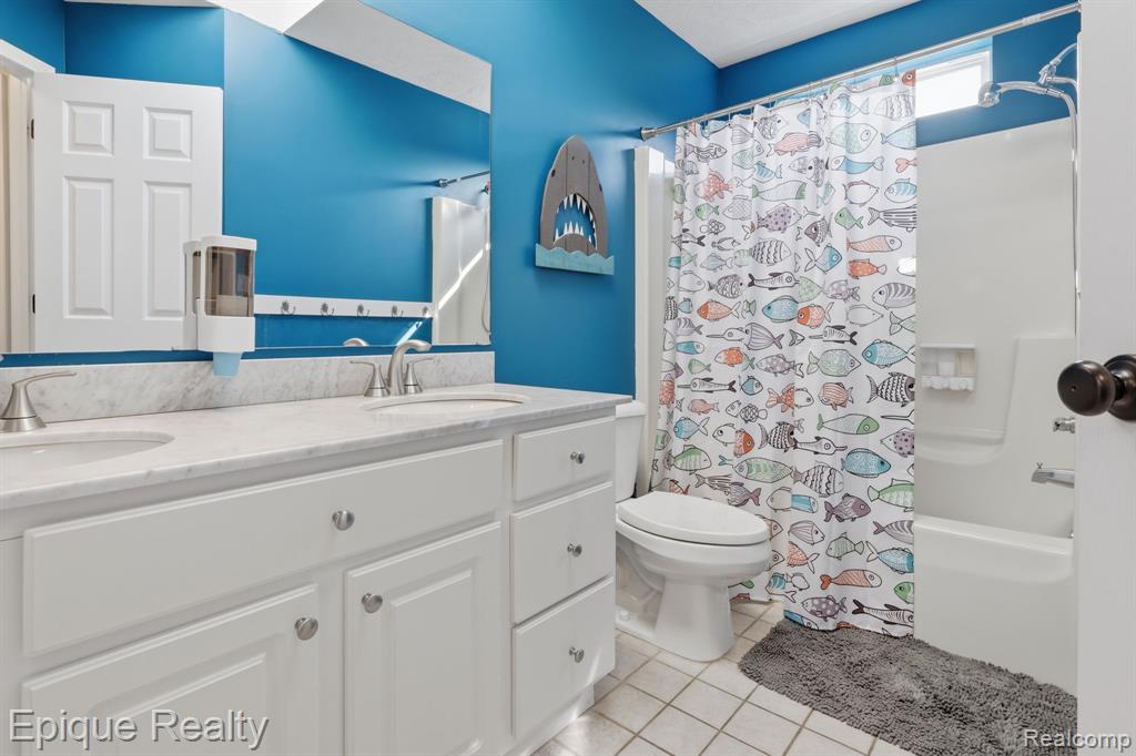 2234 Ridgewood Drive