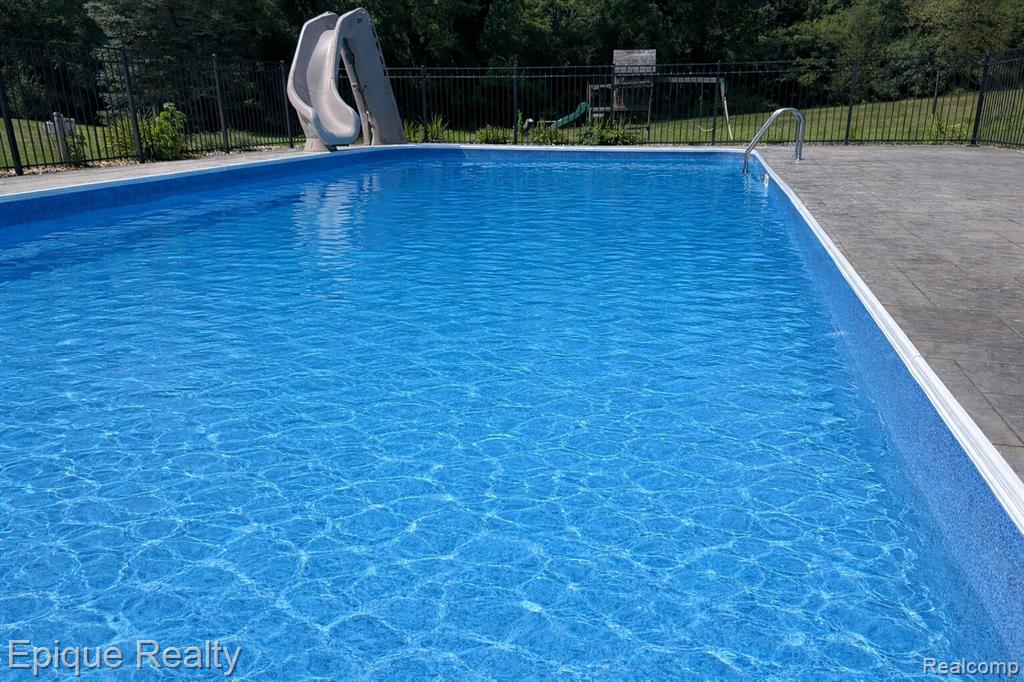 2234 Ridgewood Drive