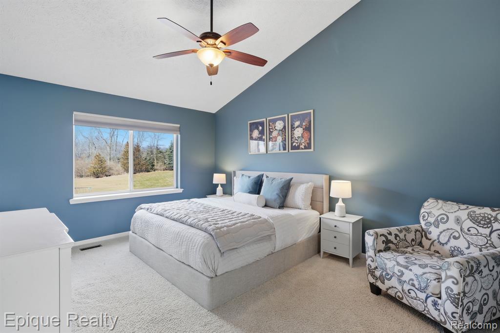 2234 Ridgewood Drive