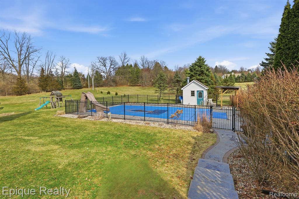 2234 Ridgewood Drive