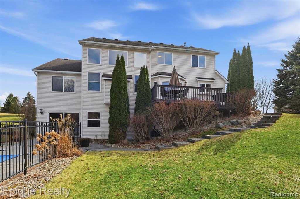 2234 Ridgewood Drive