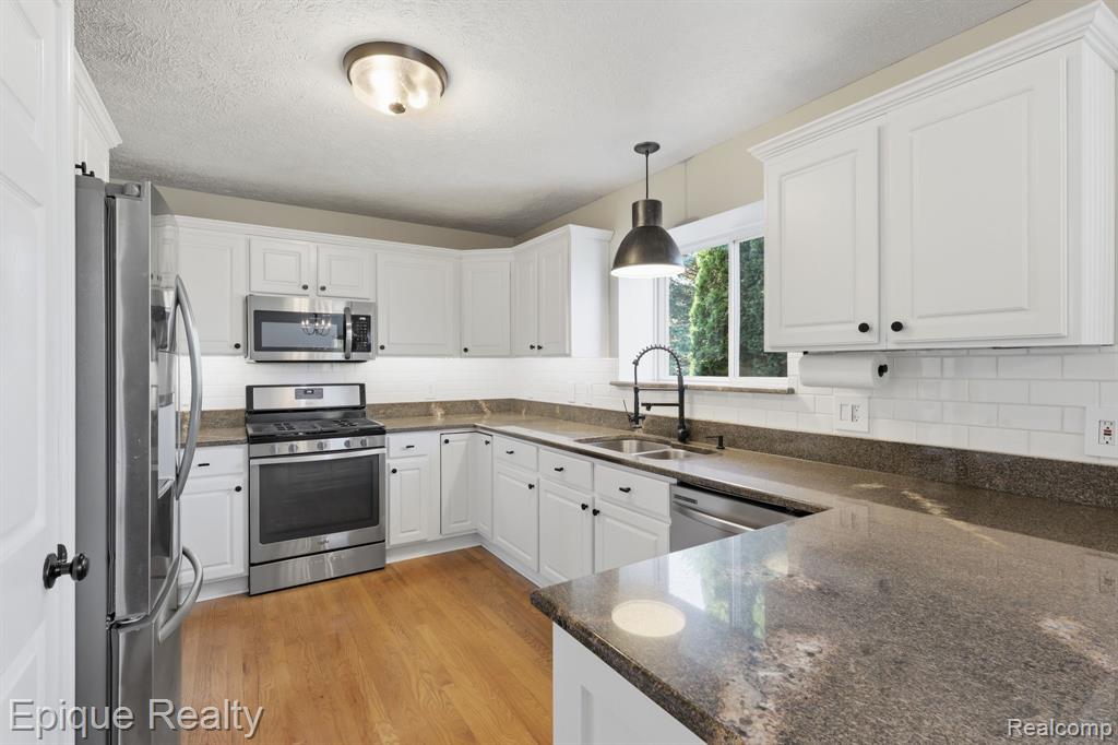 2234 Ridgewood Drive