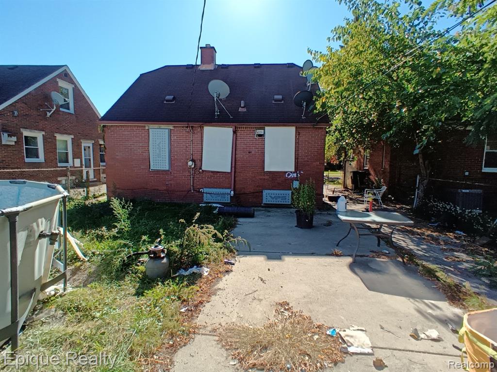 16069 Carlisle Street