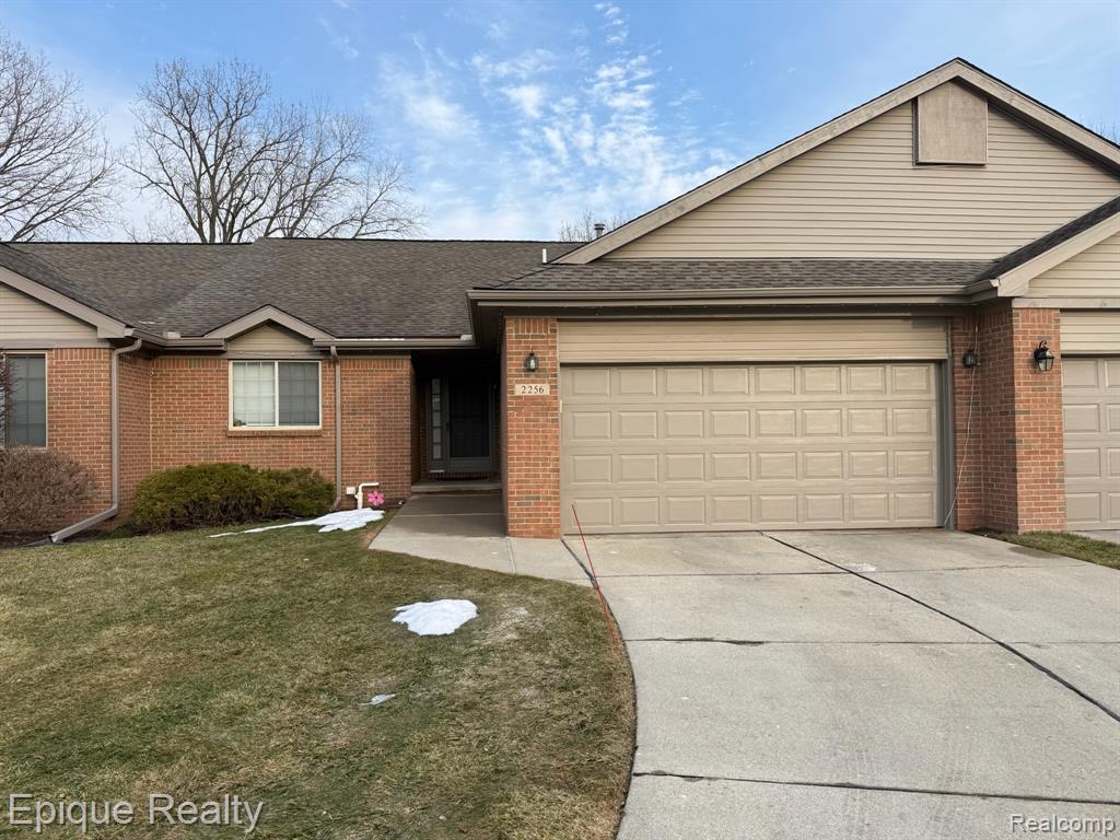2256 Fairway Circle
