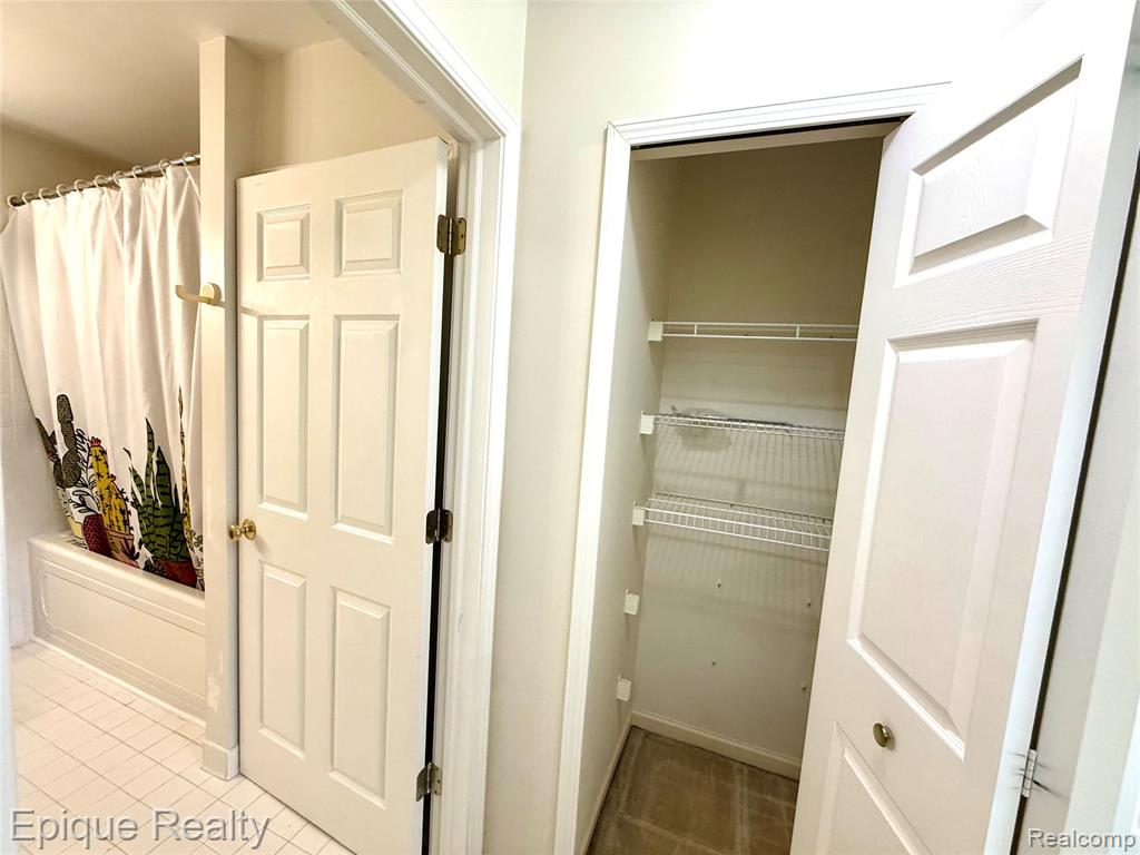 2256 Fairway Circle