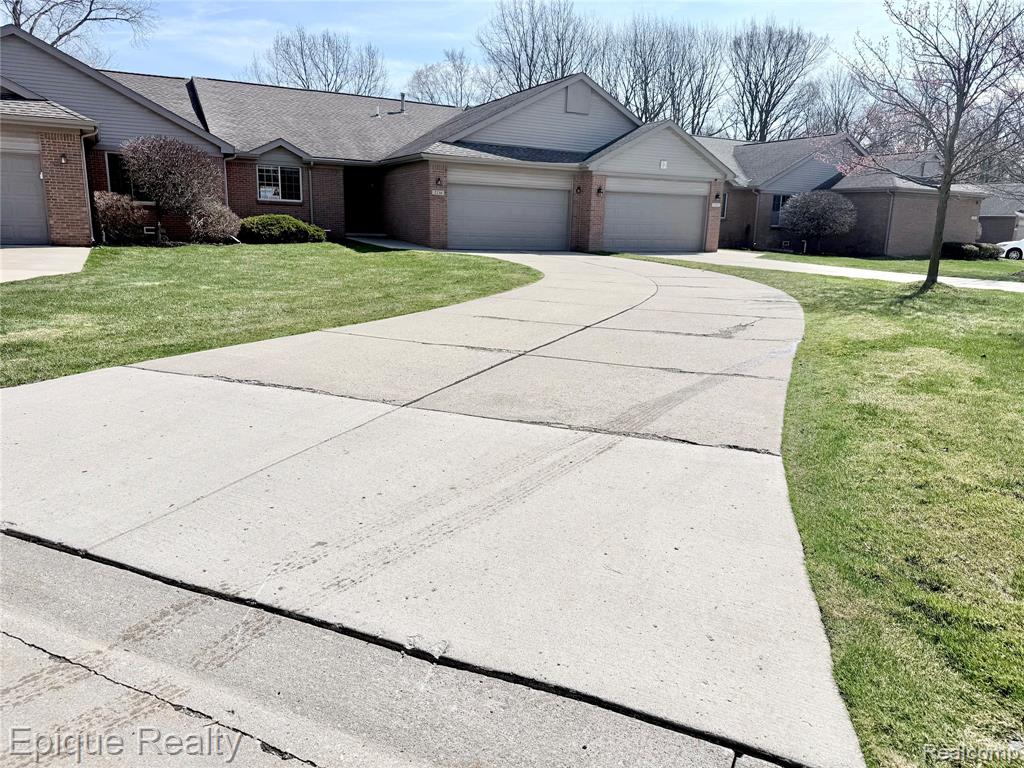 2256 Fairway Circle