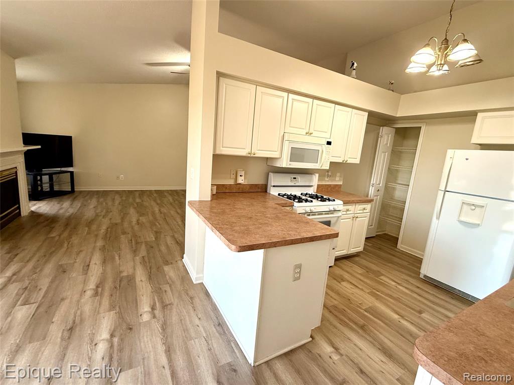 2256 Fairway Circle