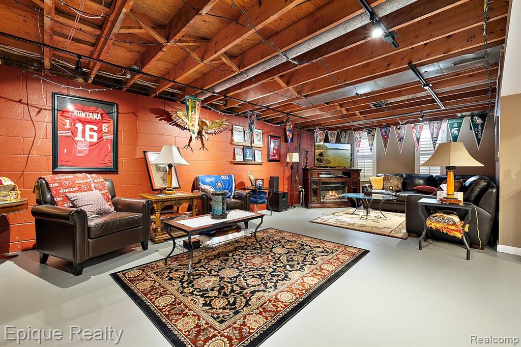 3915 Jennings Drive