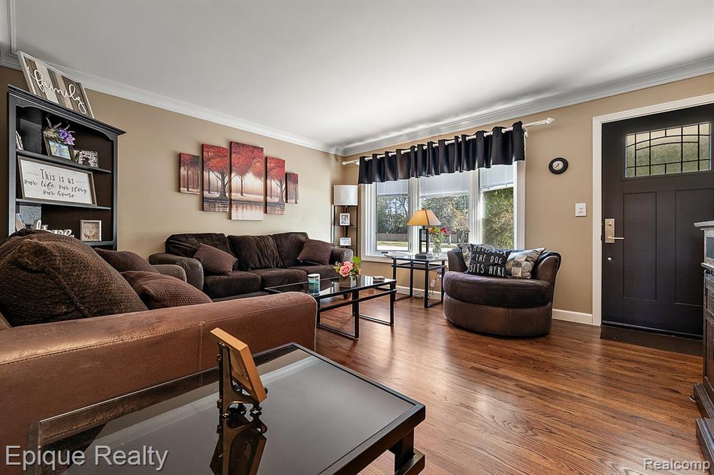 3915 Jennings Drive